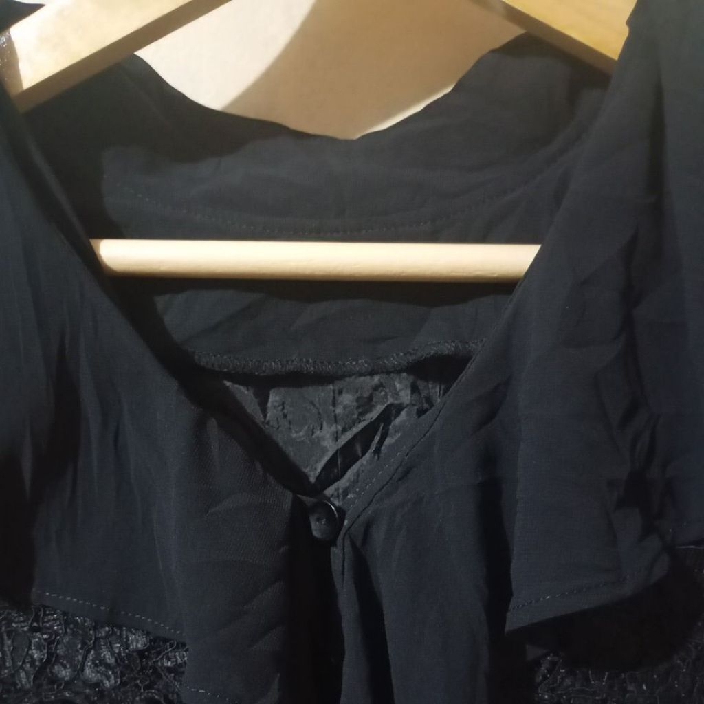 Jual Outer brukat ruffle hitam | Shopee Indonesia