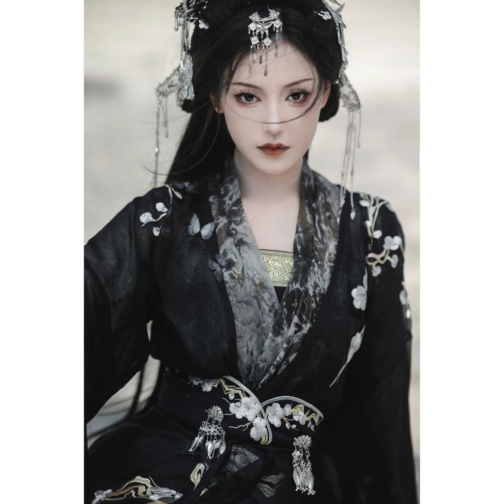 Jual Hanfu Hitam Elegan Wanita – Baju Tradisional China Klasik Brokat ...