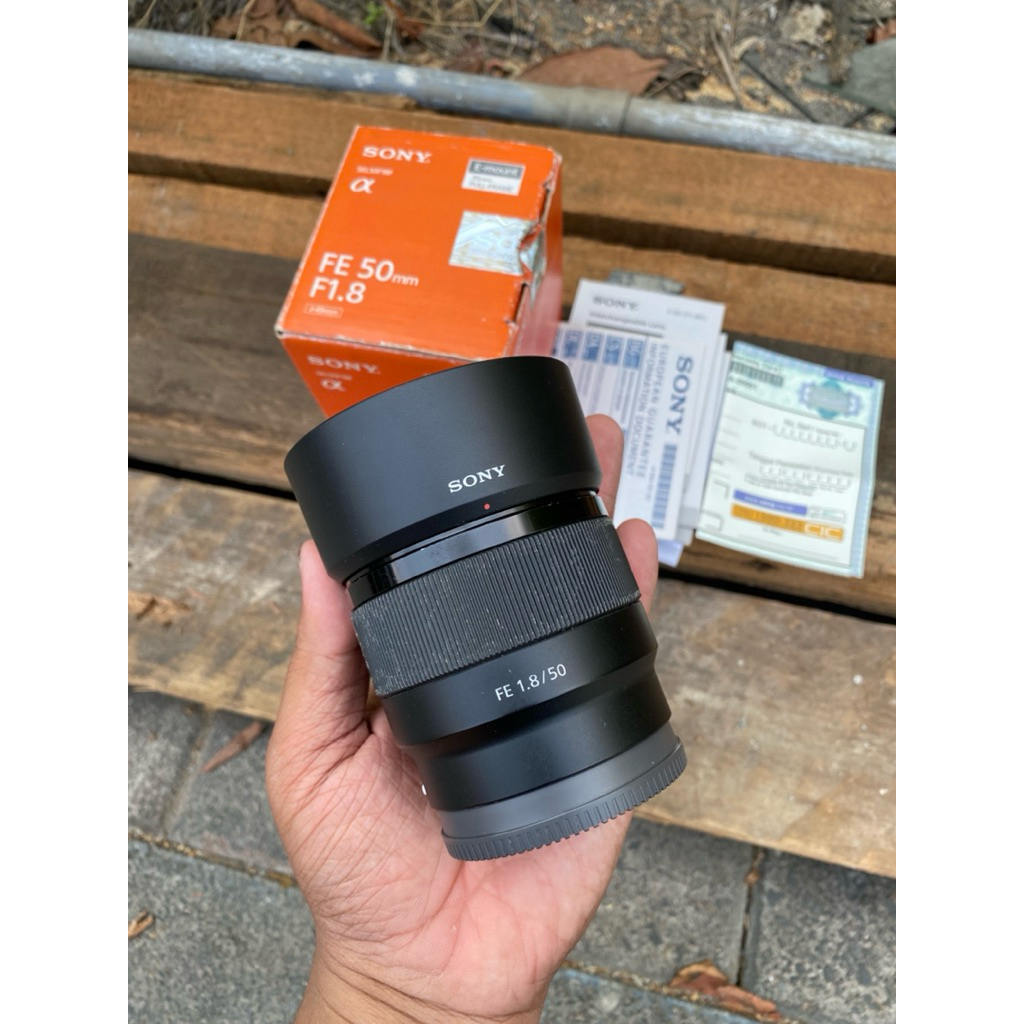 Jual Lensa Fix SONY FE 50mm f1.8 Lengkap Box mulus | Shopee Indonesia