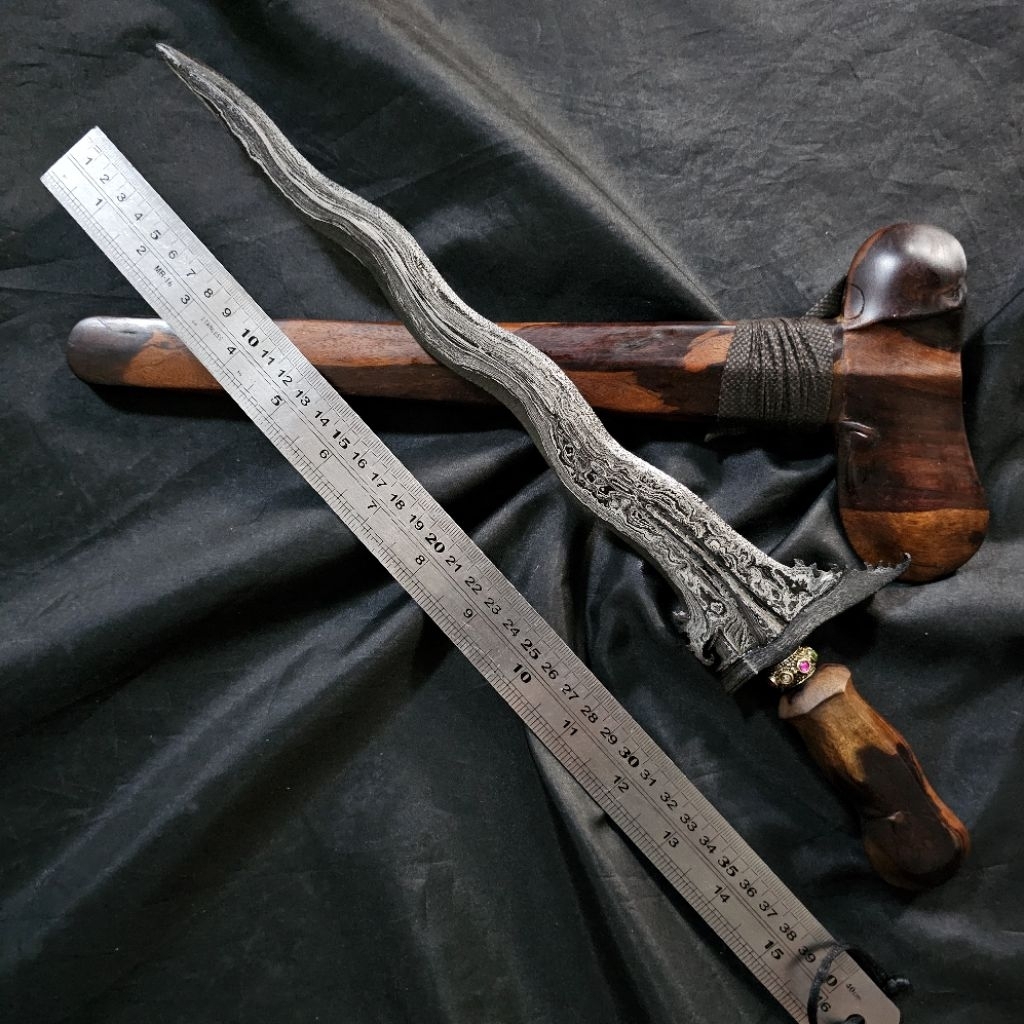 Jual Keris Bali Seselet Luk 7 Pamor Adheg Rambut Wengkon Beras Wutah ...