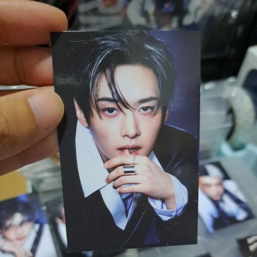 Photocard Resmi STRAY KIDS dari Album KARMA - Ready Stock