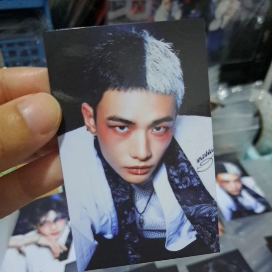 Photocard Resmi STRAY KIDS dari Album KARMA - Ready Stock