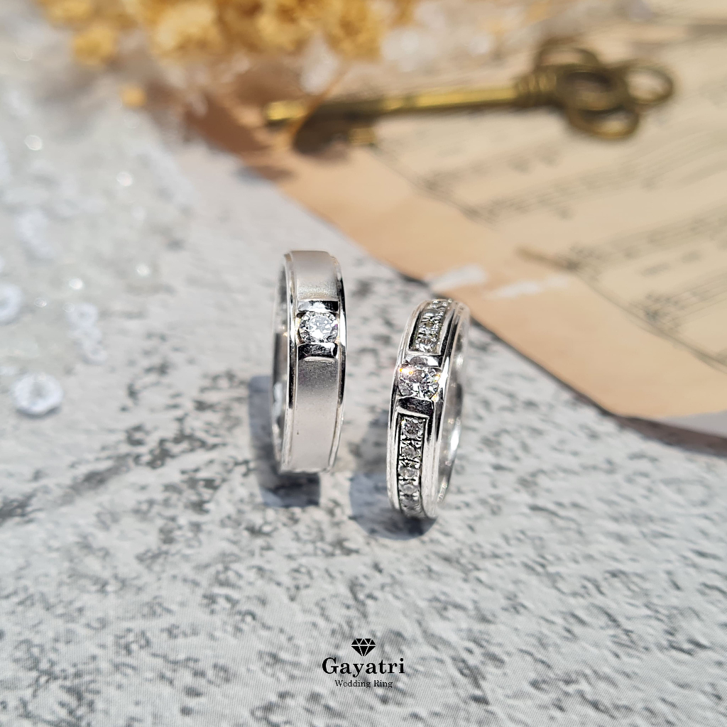 Jual Couple Ring Nikah Tunangan Cincin Wanita Emas Elegan + Pria Silver ...