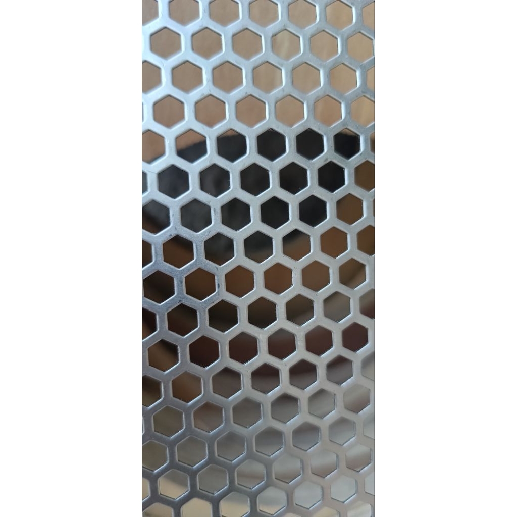 Jual ram besi/gril hexagonal 60x120 lubang 6mm untuk box sound | Shopee ...