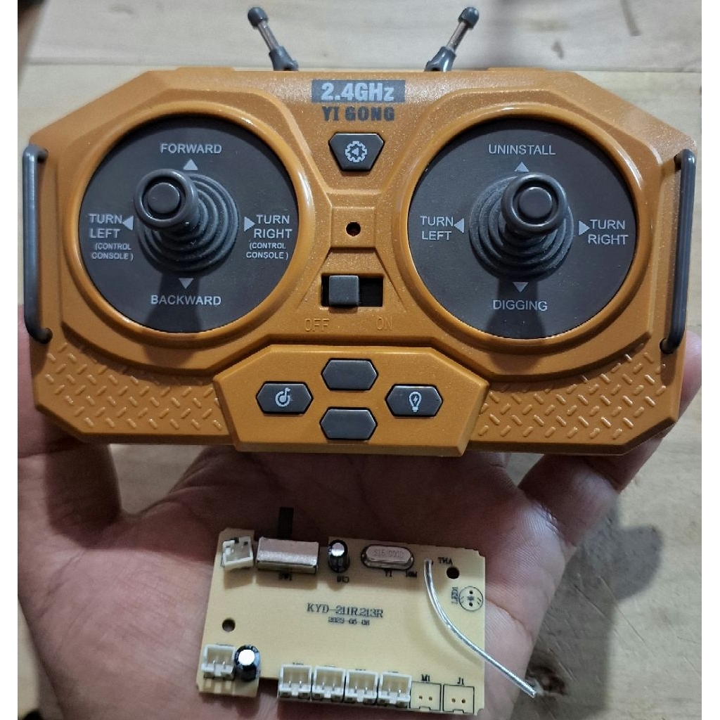 Jual REMOTE CONTROL SET + RECEIVER 11CH RC EXCAVATOR 2,4GHZ YIGONG ...