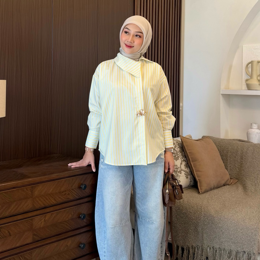 Butikchlaris - Leya Stripe Shirt Kemeja Wanita Oversized Salur Garis foto 2