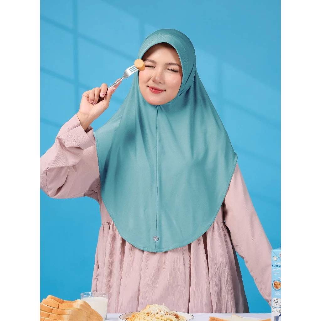 RnW Hijab Bergo Laluna - Warna Cream