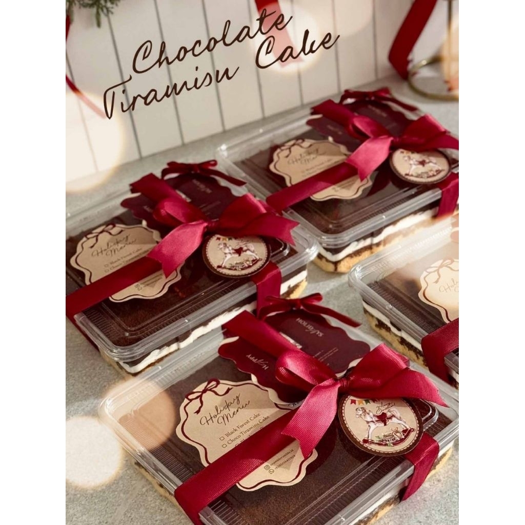 Jual CRUMBLE RUMBLE Chocolate Tiramisu Cake / Rose Berry Fraisier ...