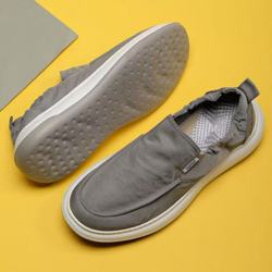 Sepatu Kasual Slip-On Hitam Sol Putih (Nyaman & Trendy)