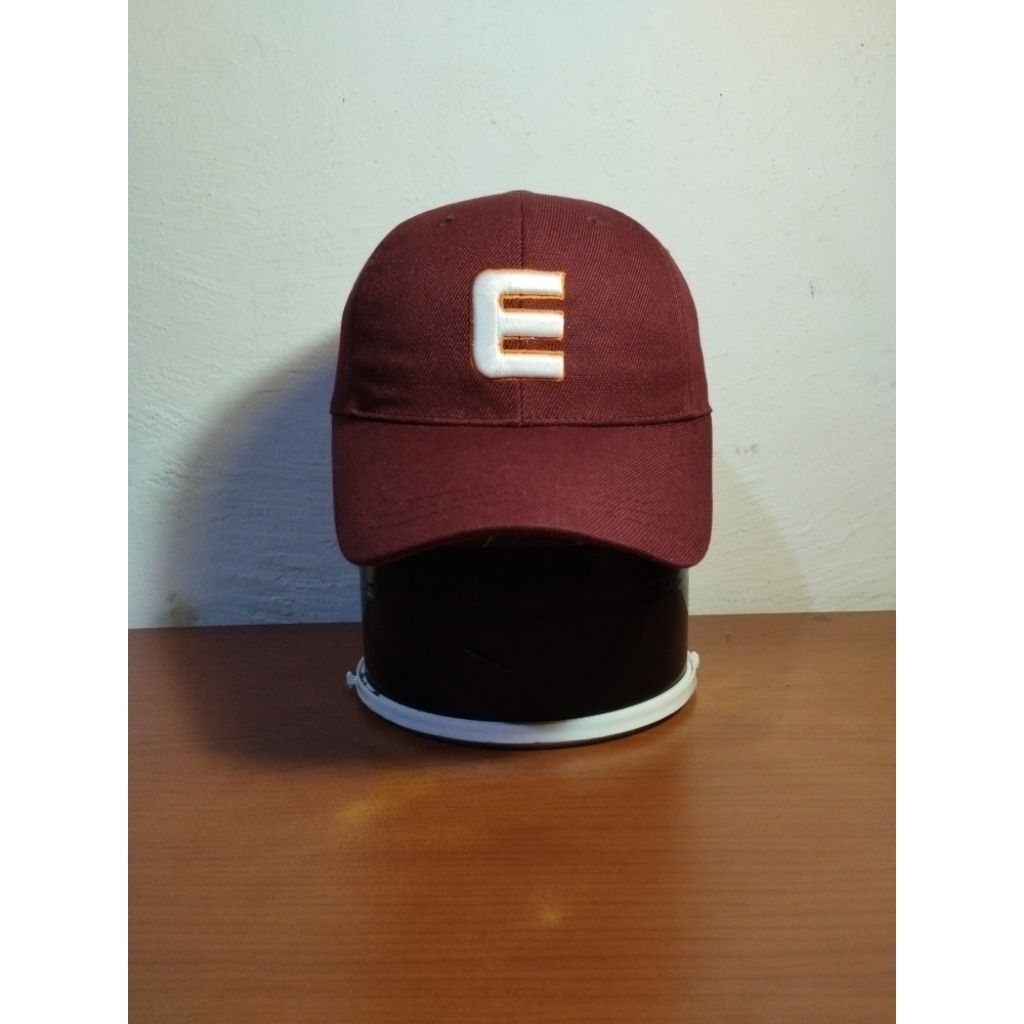 Jual Topi Simplecap Logo E maroon Likenew | Shopee Indonesia