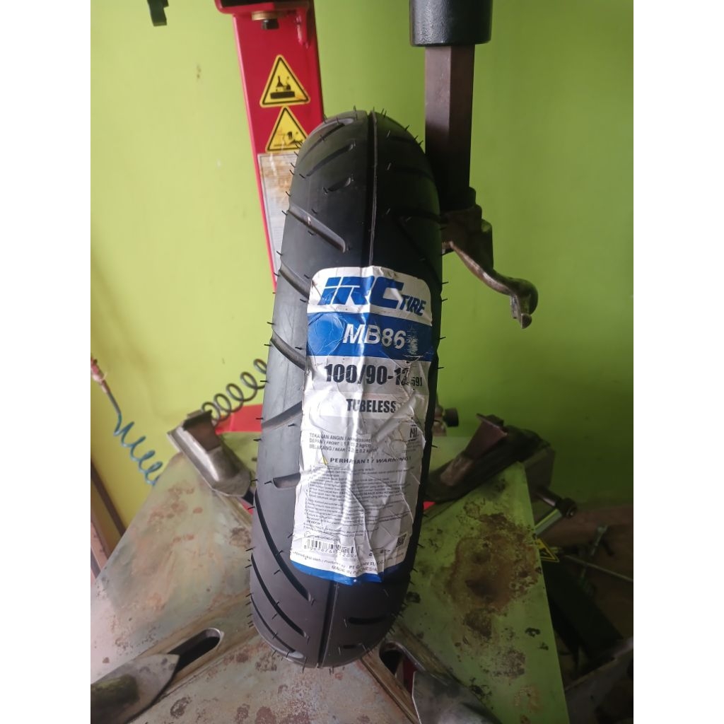 Jual Ban IRC MB86. ukuran 100/90-12 TUBELESS | Shopee Indonesia