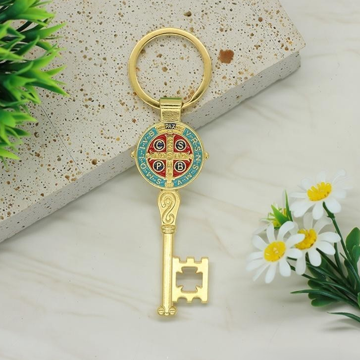 Gantungan Kunci Medali Benediktus Untuk Perlindungan dan Berkat 4