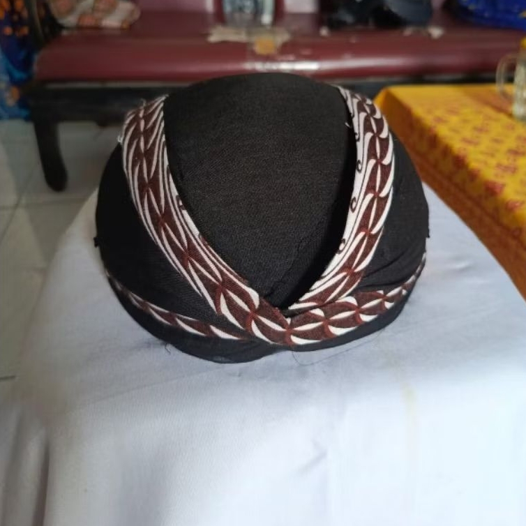 Jual Blangkon Jogja Jebbeh Dewasa Lis Batik putih / aksesoris kepala ...