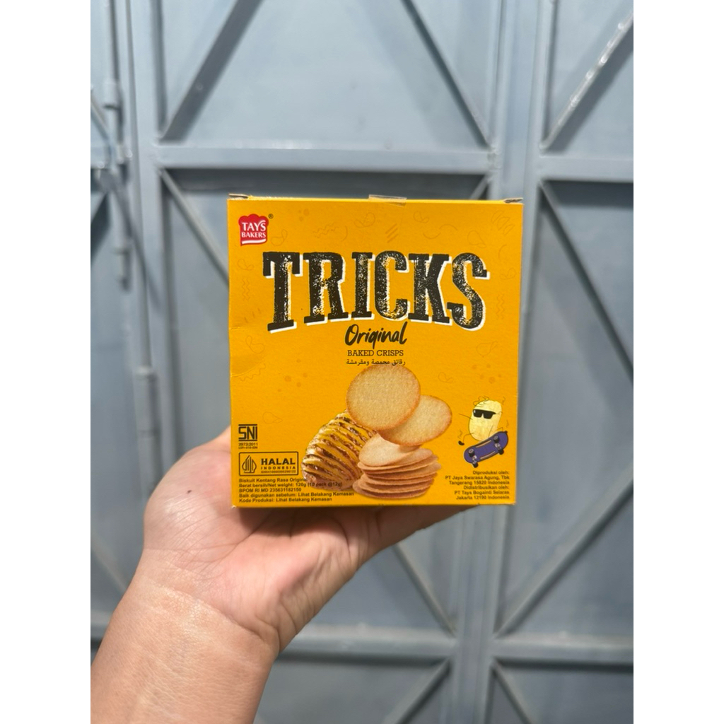 Jual TRICKS Biscuit Kentang box isi 10 Potato baked chip crisps HALAL ...