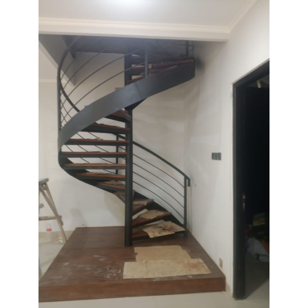 Jual tangga putar trap besi , trap kayu dengan desain klasik | Shopee ...