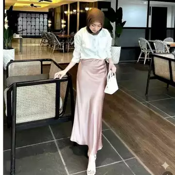 Rok Satin Mermaid A Line Wanita Dengan Bahan Nyaman Dan Shining Body Goal