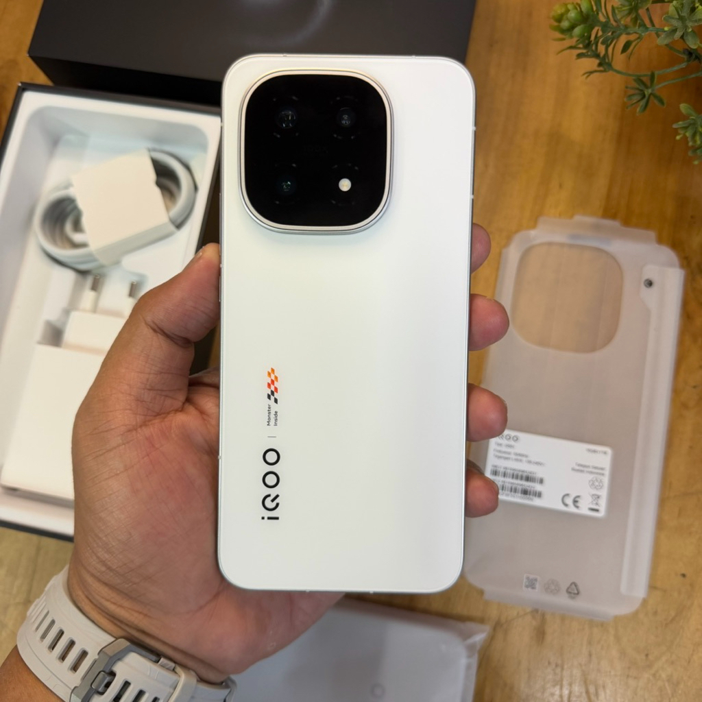 Jual BNOB iqoo 15 5G 16/1TB Legends Super Like new Garansi resmi 02 ...