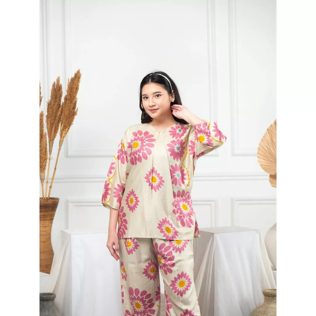 Gambar 4 Setelan Khalisa Rayon Busui Friendly – Adem Banget & Nyaman Seharian!