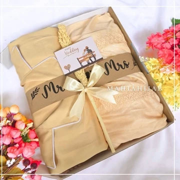 Hampers Wedding Baju Tidur Satin Couple Hadiah Pernikahan Setelan Piyama Pria Dan Lingerie