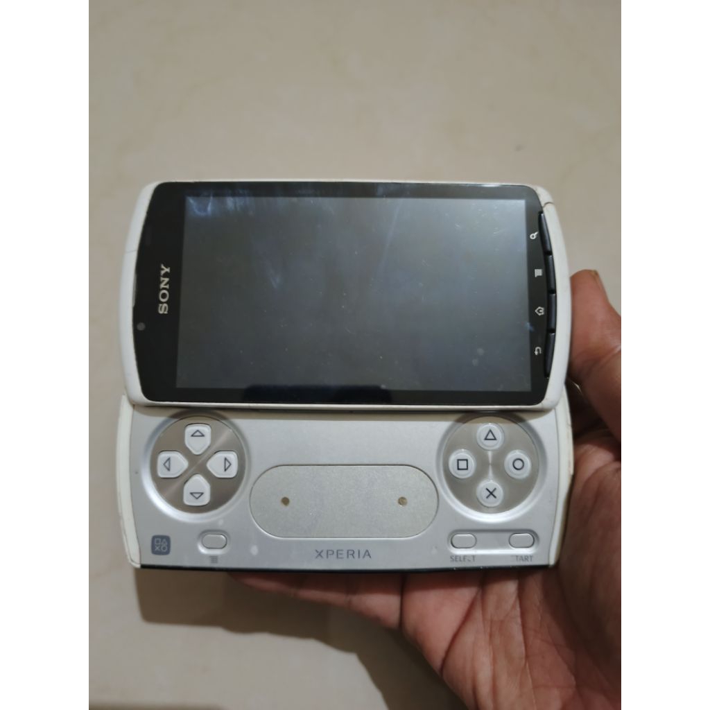 Jual Sony Ericsson Xperia Play R800 i White Putih Android Game Phone ...