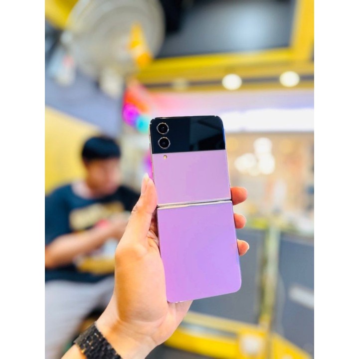 Samsung Z flip 4 8/258