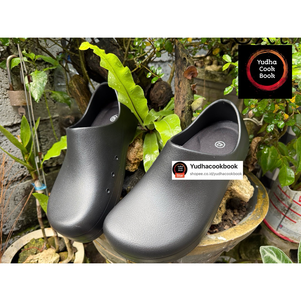 Jual Sepatu Kitchen Chef Shoes Safety Shoes Chef Clog Kitchen Shoes ...