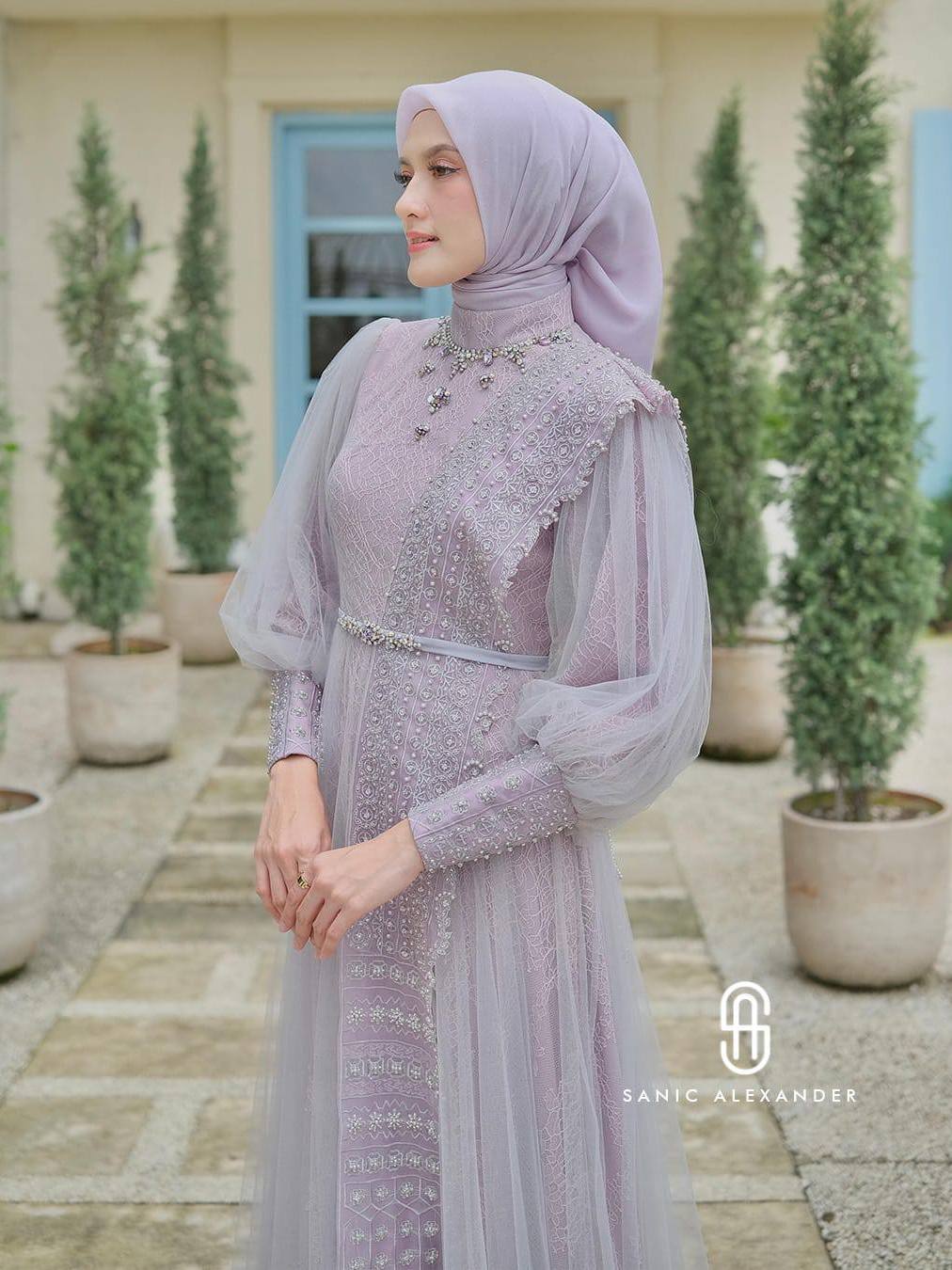 Jual SANIC ALEXANDER Izara Dress mewah elegan untuk wanita berkelas ...
