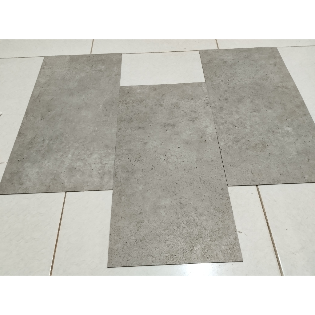 Vinyl Lantai / Vinyl semen 60cmx30cm