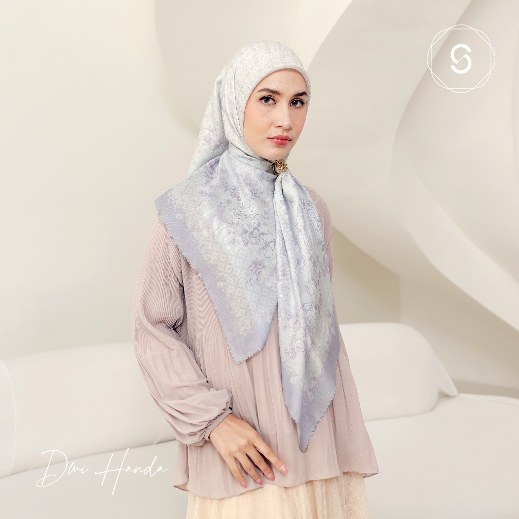 Seradia Hijab Segi Empat Motif Kasihé Collection Seradia X Dwi Handa