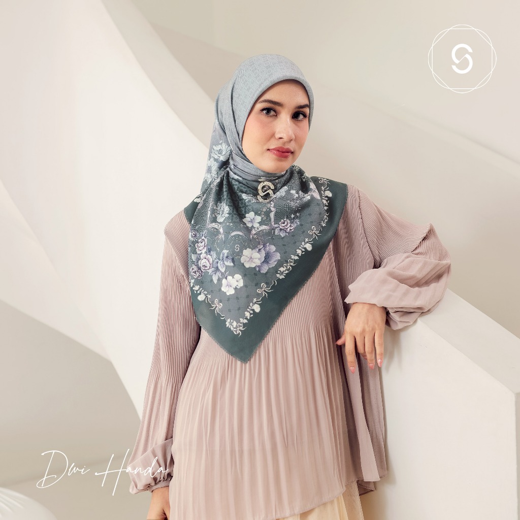Seradia Hijab Segi Empat Motif Kasihé Collection Seradia X Dwi Handa