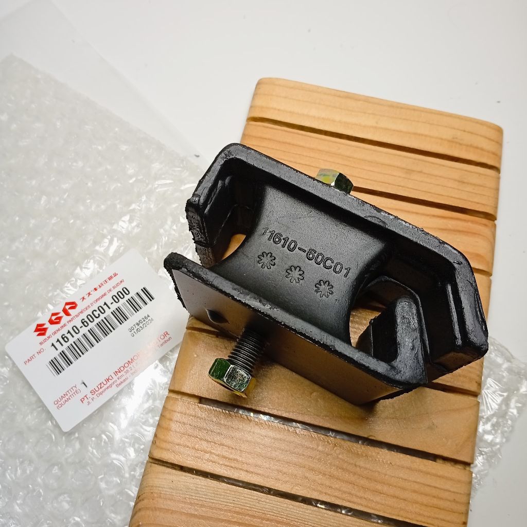 Jual 11610-60C01-000 DUDUKAN MESIN SUZUKI APV FUTURA T120SS ENGINE ...