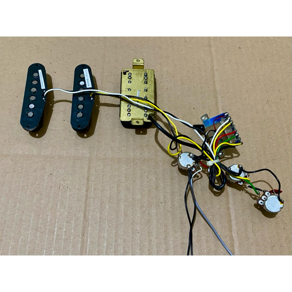 Jual Pickup HSS Stratocaster Alnico plus wiring Squier Original ...
