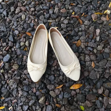 Sepatu Wanita Shoequ Bianca Flat Shoes Anti Slip Sol Karet Hitam