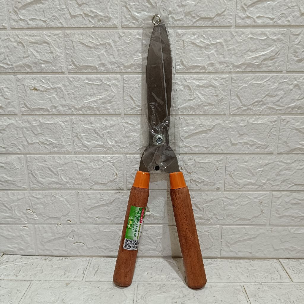 Jual Gunting Rumput Gagang Kayu Kenmaster Gunting Rumput Tanaman ...