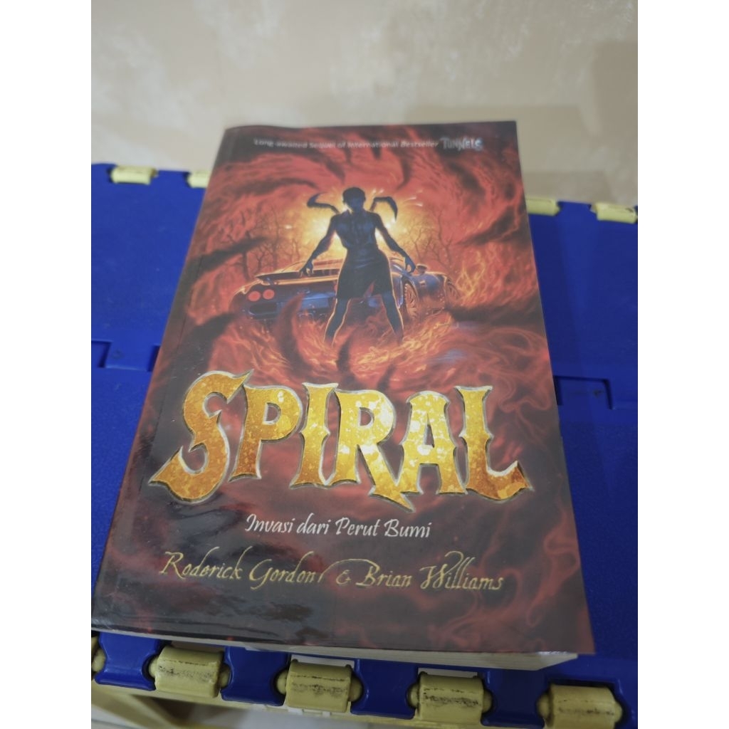 Jual novel spiral Tunnels Roderick Gordon Brian Williams invasi dari ...