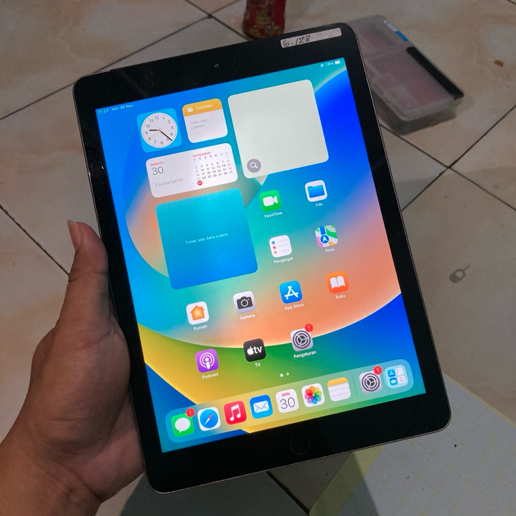 Jual ipad 6 128gb wifi cell bukan bypass gray | Shopee Indonesia