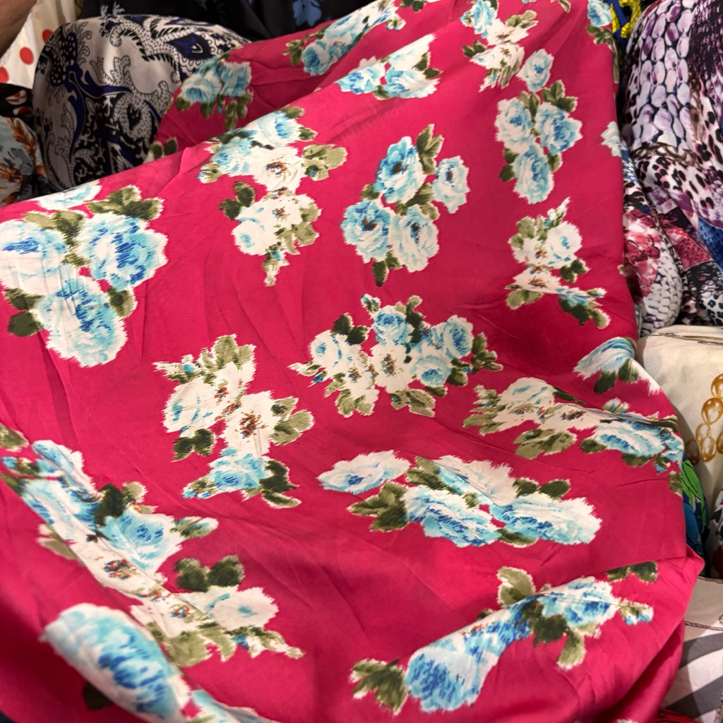Jual Bahan Kain Satin Silk Floral Rose Pink Fuchsia - Kain Meteran High ...
