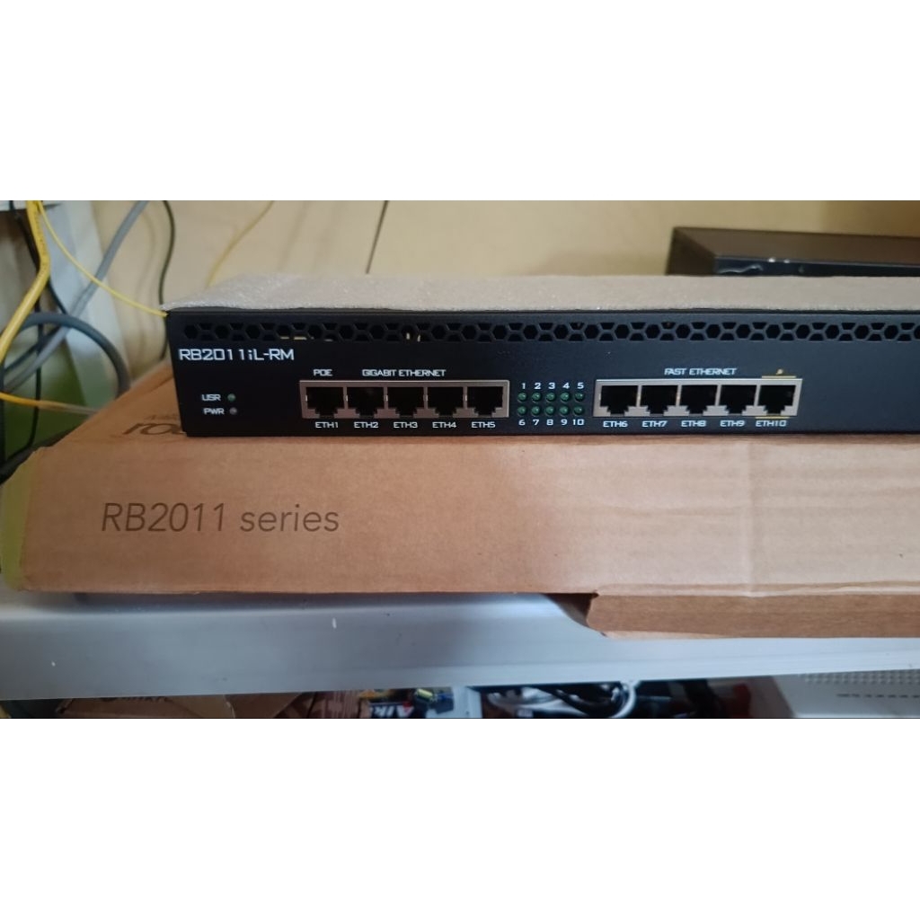 Jual Mikrotik RB2011iL-RM lengkap adaptor | Shopee Indonesia