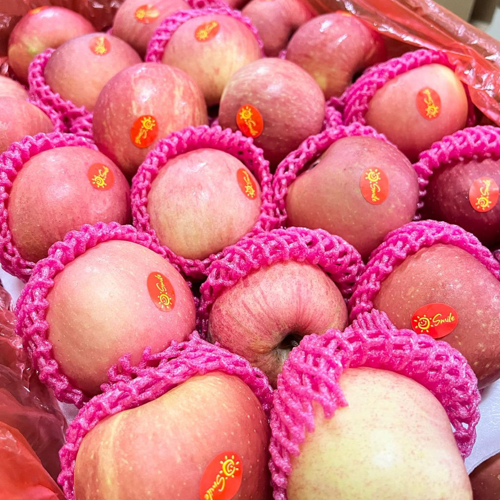 Jual Apel Fuji Import Premium 900-1000 Gr Rasa Manis dan Juicy garing ...