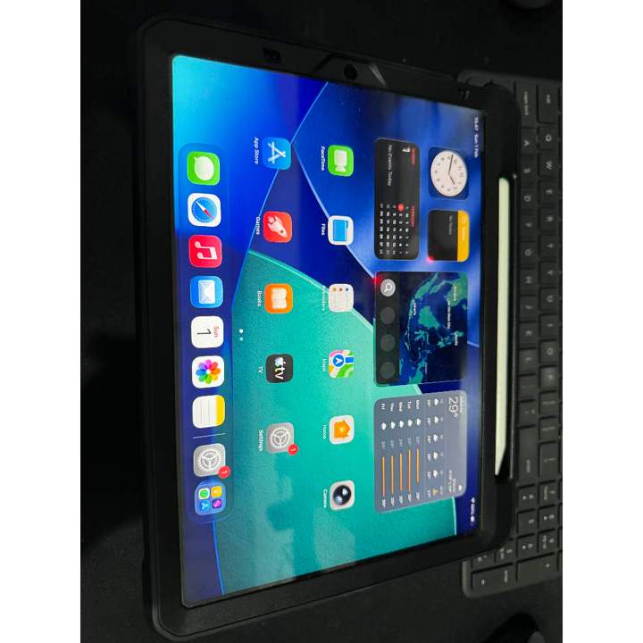 iPad Air 5 (M1) free Pen & softcase