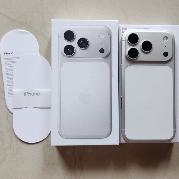 iPhone 17 PRO internal 256gb