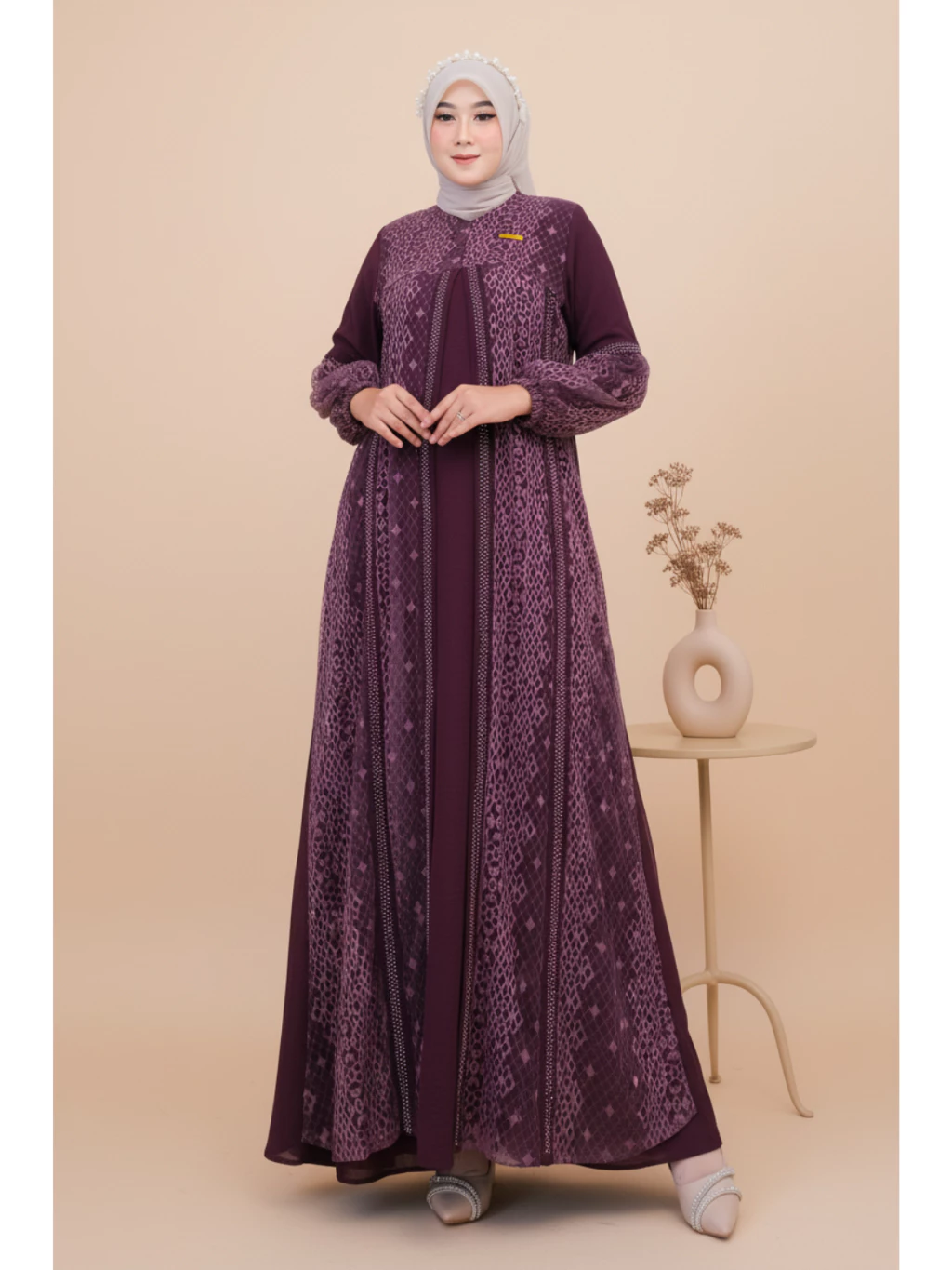 Detail Brukat dan Payet Abaya Archila