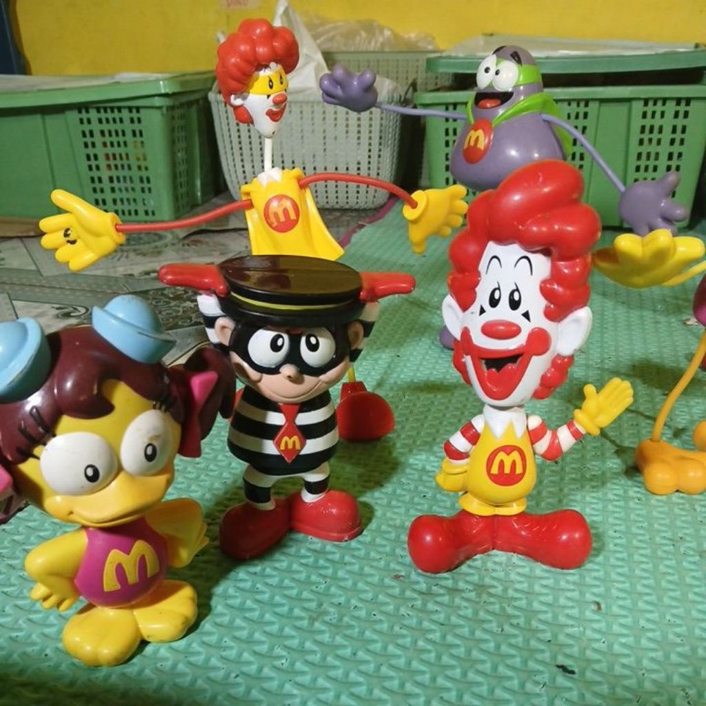 Jual MASKOT MCD BESAR jadul figure Ronald birdie Grimace | Shopee Indonesia