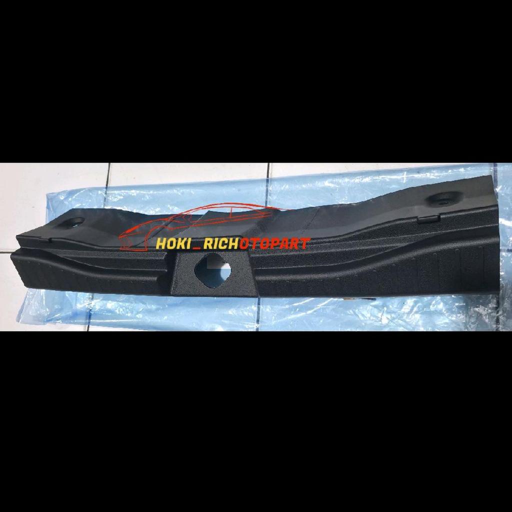 Jual Scuff Plate Sill Plate Bagasi Belakang Raize Rocky original 64716 ...