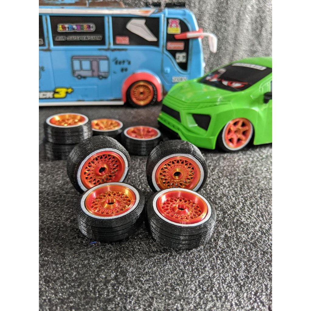 Jual Ban miniatur bus RKC ban racing velg alkoa Diecast stasiunbus ban ...