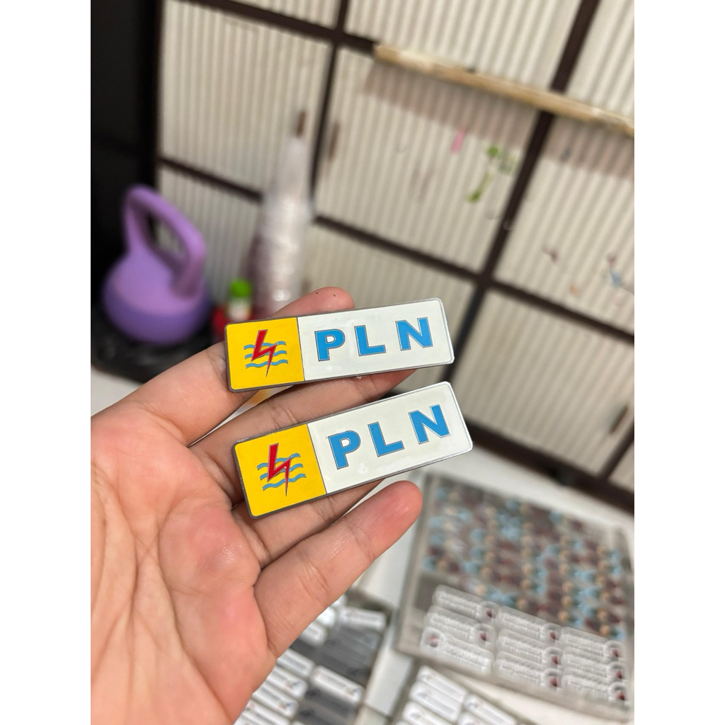 Jual Pin Custom PLN ukuran 6x2cm bahan stainless | Shopee Indonesia