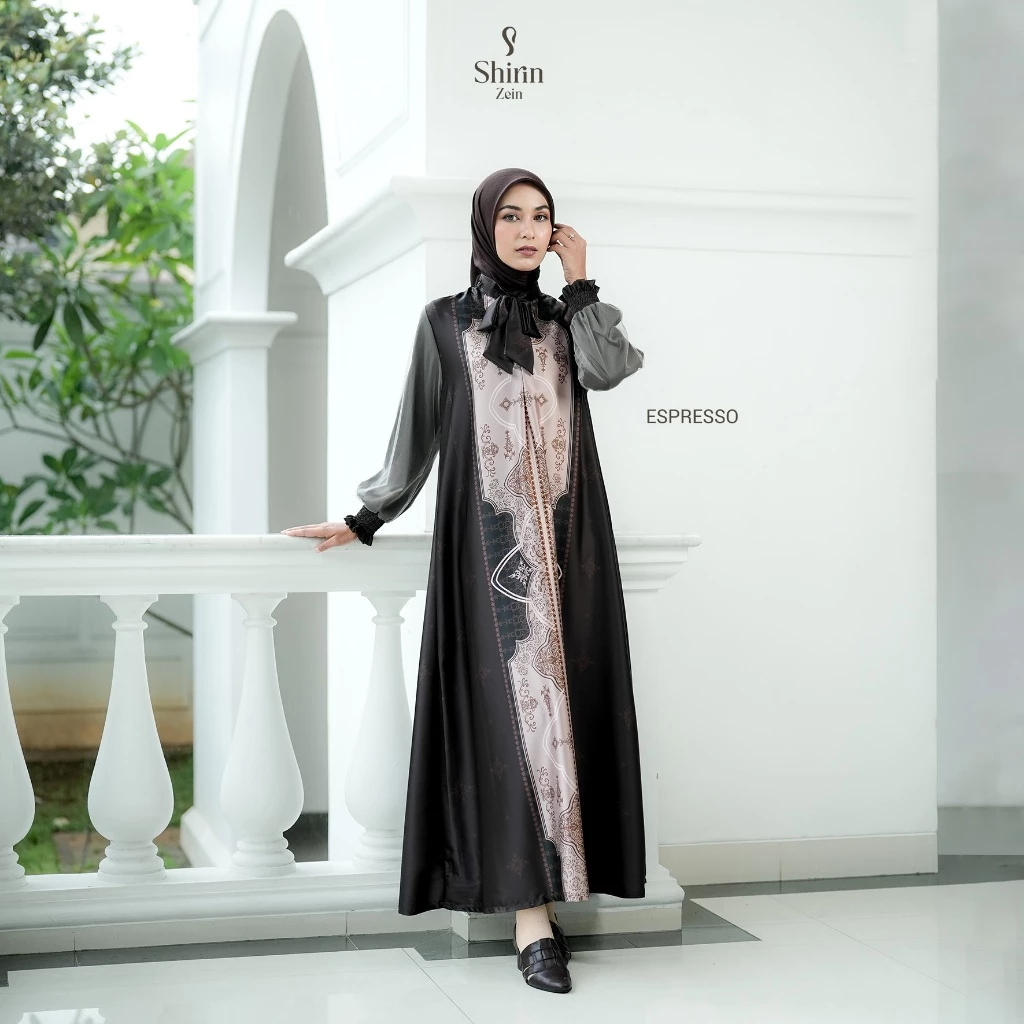 Gamis Soraya ShirinZein Tampilan Elegan
