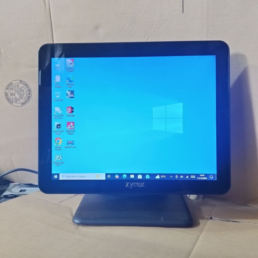 Jual Monitor Zyrex 15inchi kotak/square Touchscreen Bagus/ Monitor ...