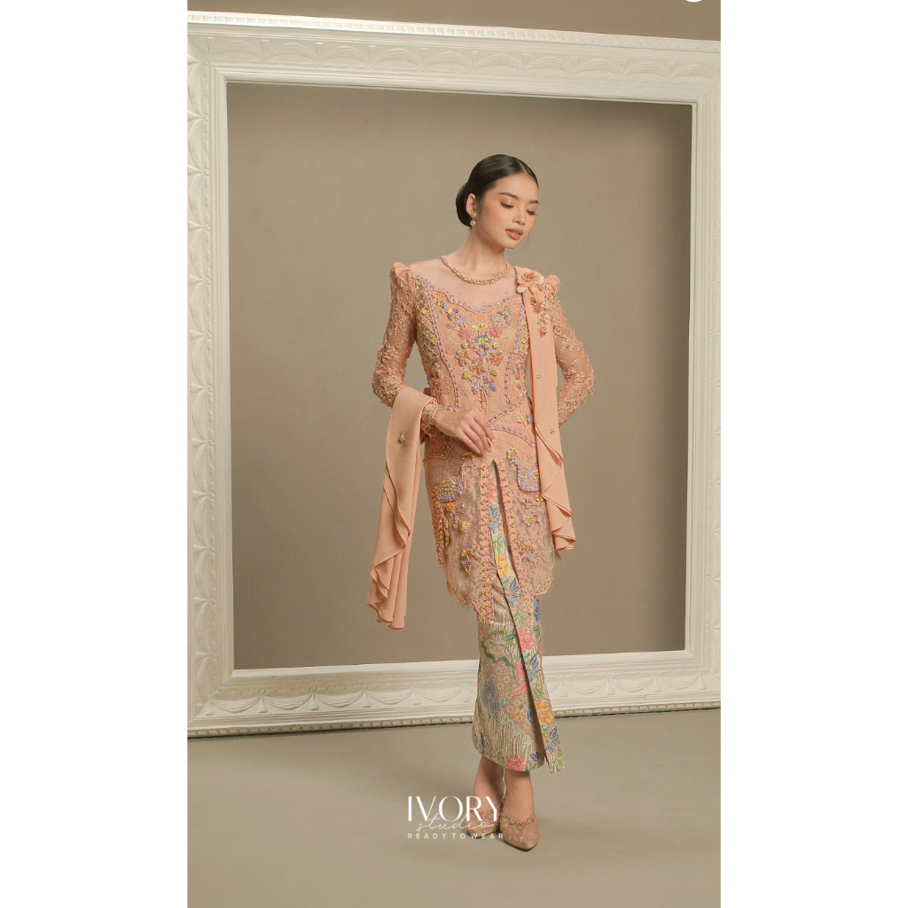 Jual Bonded by Threads | Sonia Delaunay Kebaya in Rosegold | Shopee ...