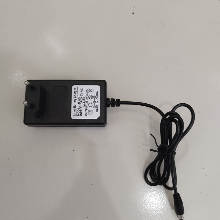 In Stock 8.4V 2A wall mount Lithium Ion Battery chargers for 2